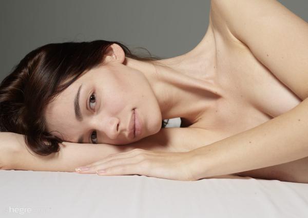 任何 Moloko 完全裸体 #20